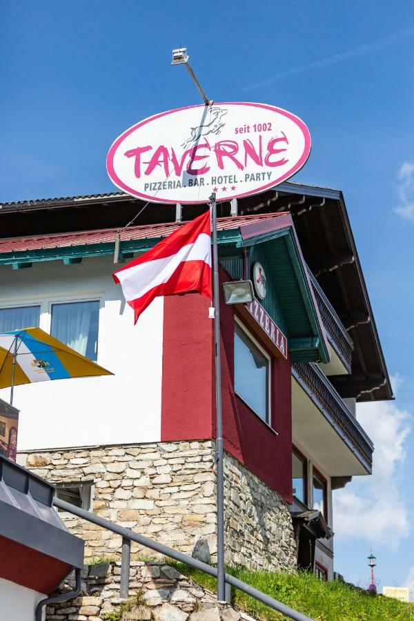 Party Hotel Taverne 오베르타우에른 외부 사진
