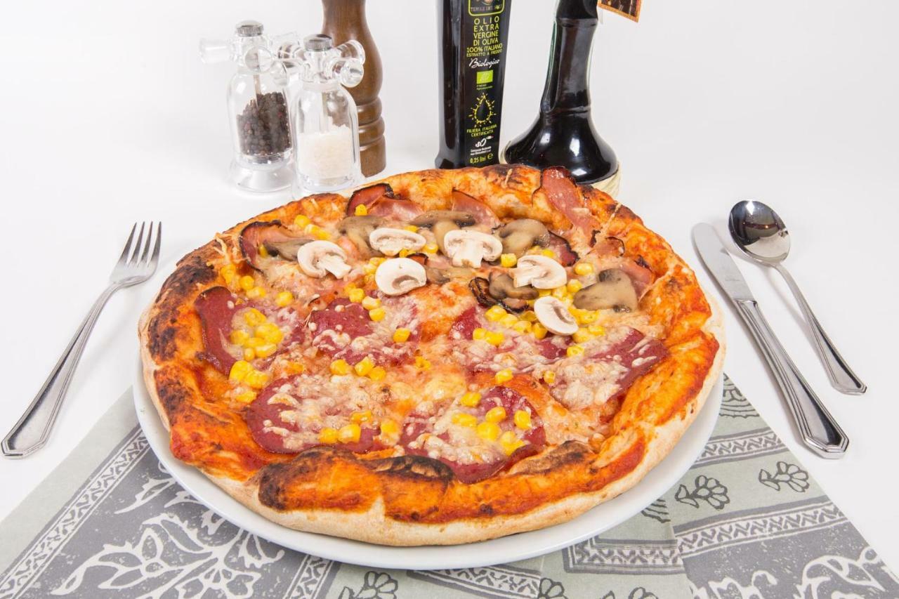 Party Hotel Taverne 오베르타우에른 외부 사진