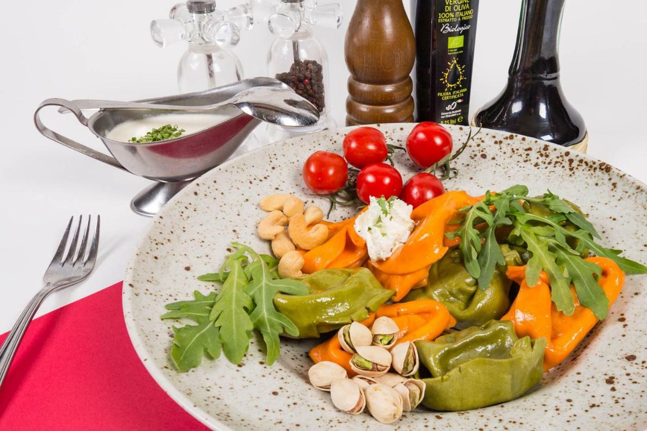 Party Hotel Taverne 오베르타우에른 외부 사진