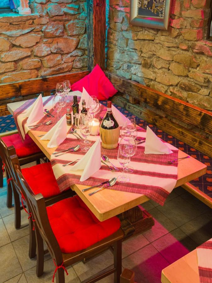 Party Hotel Taverne 오베르타우에른 외부 사진